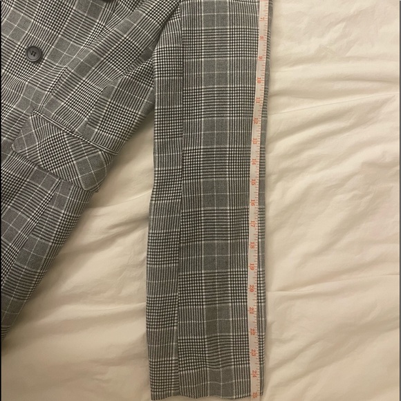 Blazer - Picture 5 of 8